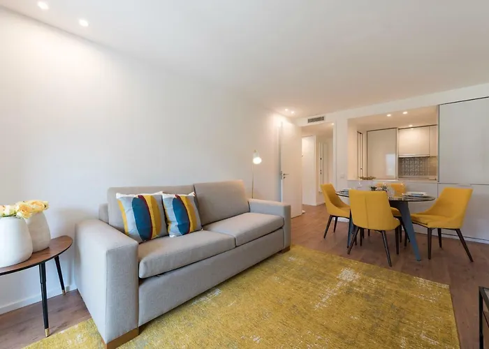 アパート Lovelystay - Downtown Balcony With Free Parking *