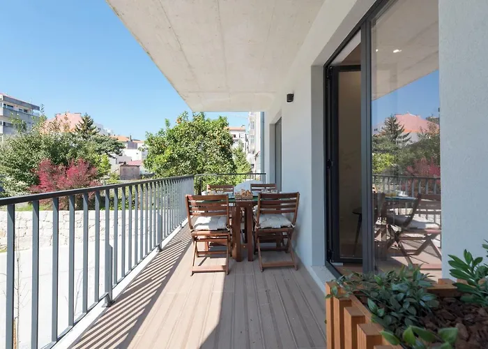 アパート Lovelystay - Downtown Balcony With Free Parking ポルト