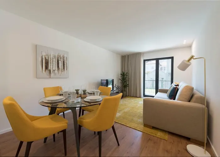 아파트 Lovelystay - Downtown Balcony With Free Parking *