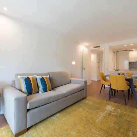 Lägenhet Santos Apartment With Parking & Balcony By Lovelystay *