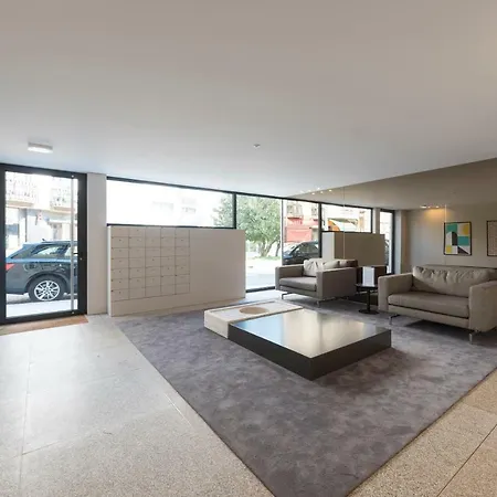 Santos Apartment With Parking & Balcony By Lovelystay * Oporto