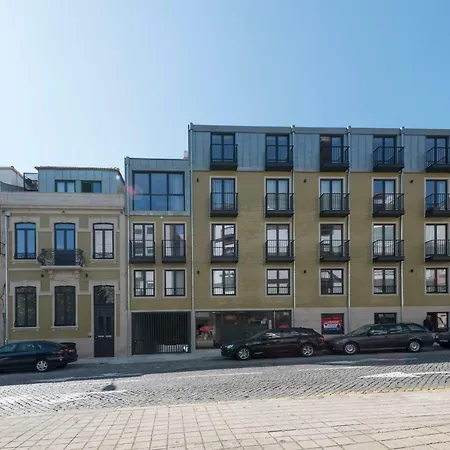 Lägenhet Santos Apartment With Parking & Balcony By Lovelystay