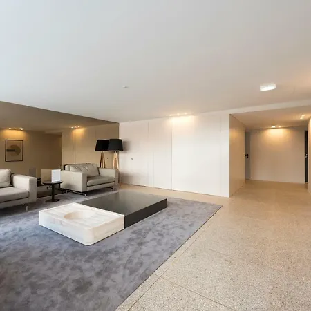 Santos Apartment With Parking & Balcony By Lovelystay * Oporto