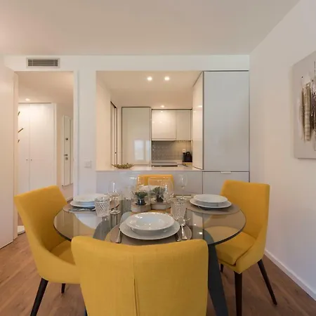 Santos Apartment With Parking & Balcony By Lovelystay Lägenhet *