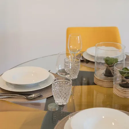 Santos Apartment With Parking & Balcony By Lovelystay Lägenhet *