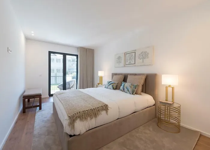 Lovelystay - Downtown Balcony With Free Parking Lejlighed Porto